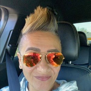 Meet your Posher, Carol